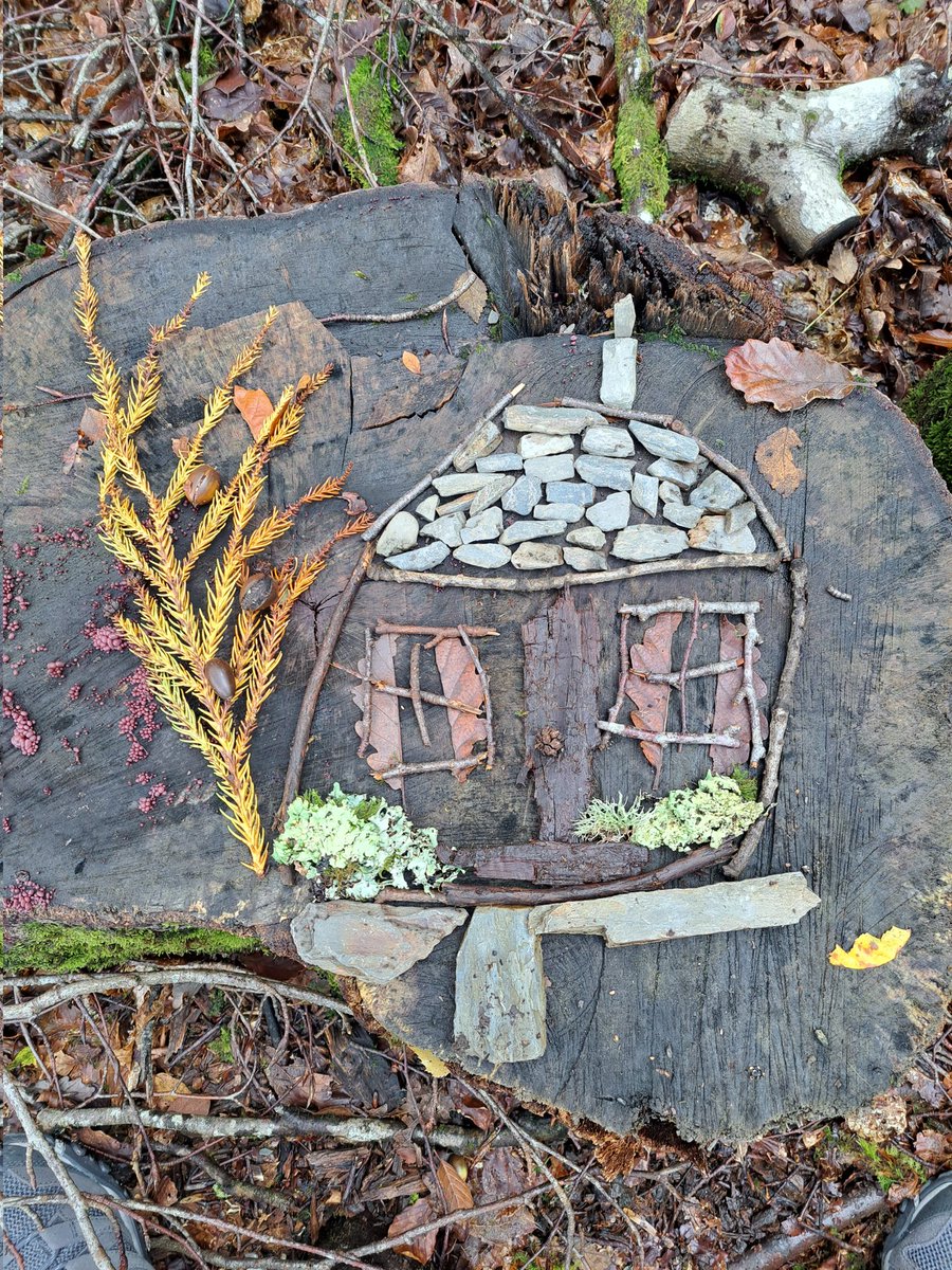 Fantastic environmental art workshops at Plas Tan y Bwlch,Maentwrog,Gwynedd for Llechi Cymru/Snowdonia National Park. Well done artists.👍 @Arts_Wales_ @CyngorGwynedd @LlechiCymru