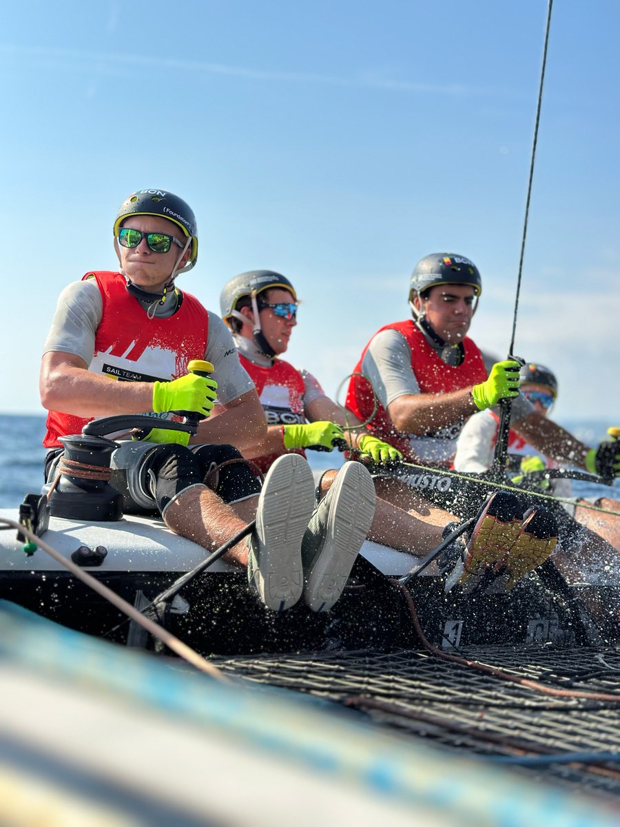 First week of trials for Sail Team Barcelona!📷 With an initial selection consisting of 6 boys and girls from all over Spain 📷 In these days, our team had the opportunity to test and get acquainted with the AC40 simulator and made the GC32 fly.
Stay tuned tor more #SailTeamBcn