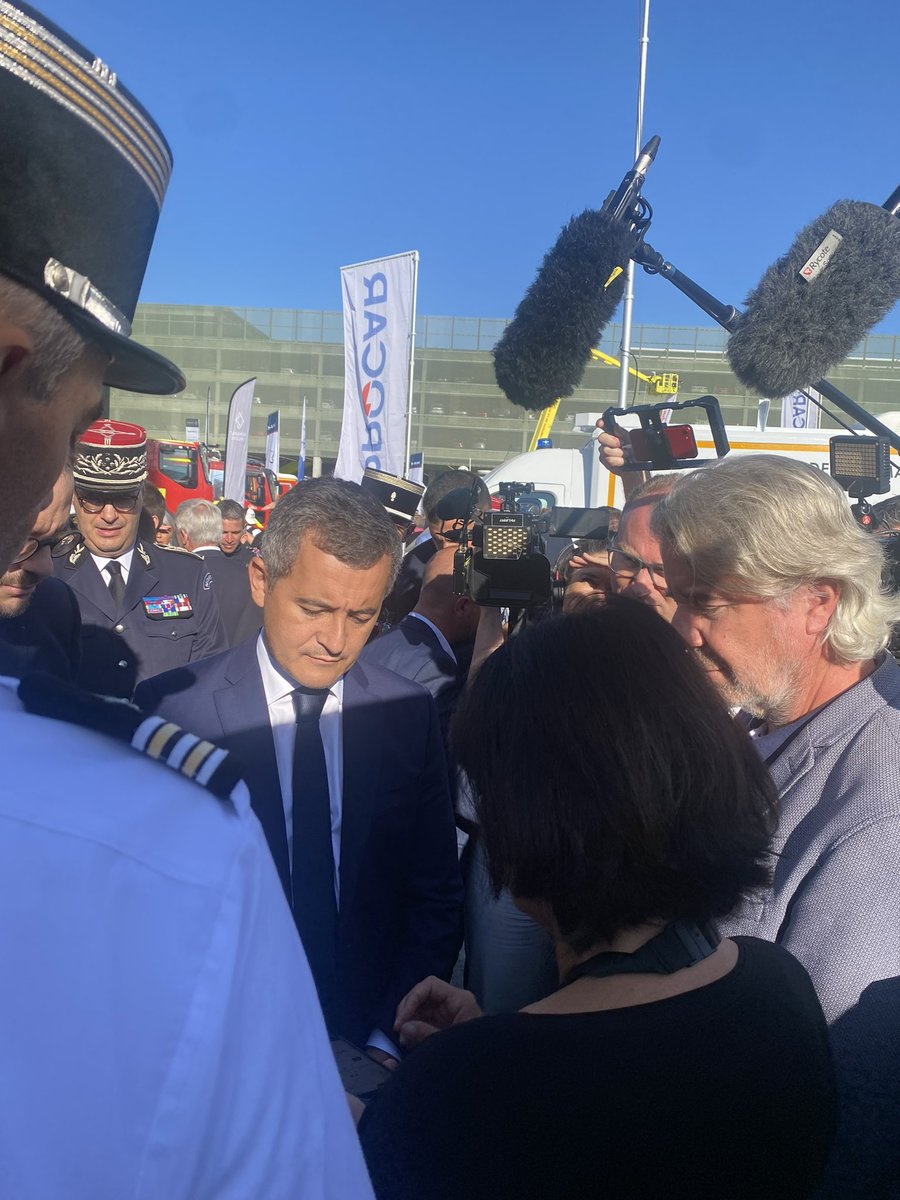 Honoré de présenter aux Ministres <a href="/GDarmanin/">Gérald DARMANIN</a> et <a href="/aur_rousseau/">Aurélien Rousseau</a> sur le stand Renault Pro+, la collaboration unique  SDIS78 / Renault Group au #CNSPF2023: Échanges et démonstration du nouveau QRescue Renault.
<a href="/ClairePB_DRSE/">Claire Petit Boulanger</a> <a href="/sir_rodin78/">suzanne jaunet</a> <a href="/StephaneMillot/">Millot Stéphane</a> <a href="/pompiers78/">pompiers78</a>
<a href="/renaultgroup/">Renault Group</a>