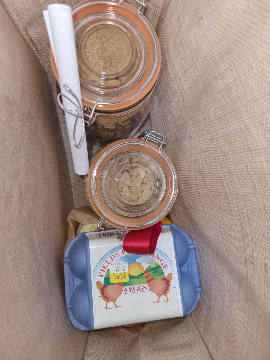 TSCarpetClean's tweet photo. 🎄Smellyvision needed tonight!🎄
#Christmascake making in full swing with the fab ingredients kit from @thelgptelford in #Wellington #Telford #Shropshire 
Smells amazing 🧡🧡🧡
@LoveWellington1 https://t.co/lTqtGTMG6T