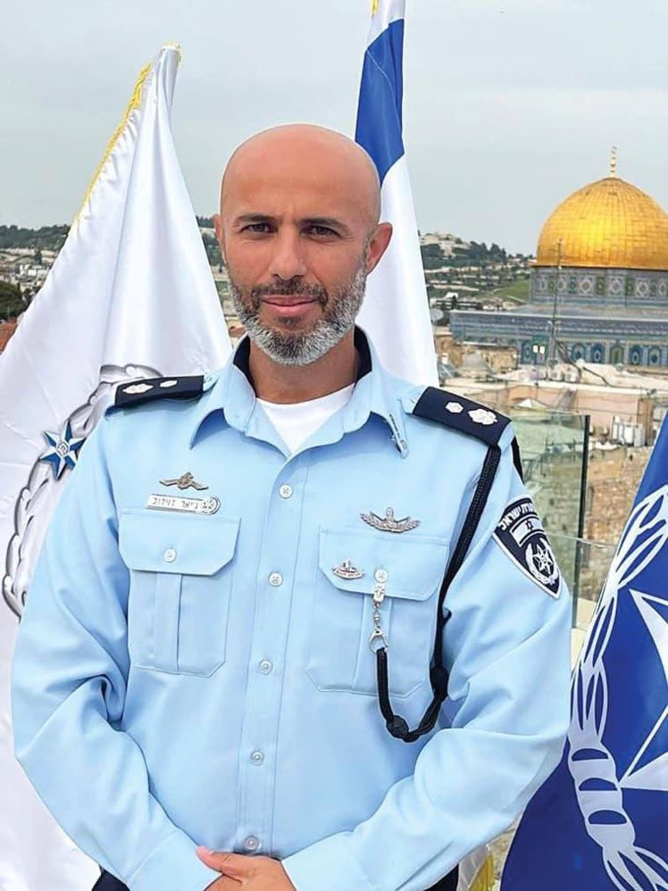 İsrail Emniyet Müdürü Giar Davidov'un, Kassam Tugayları tarafından öldürüldüğü açıklandı.