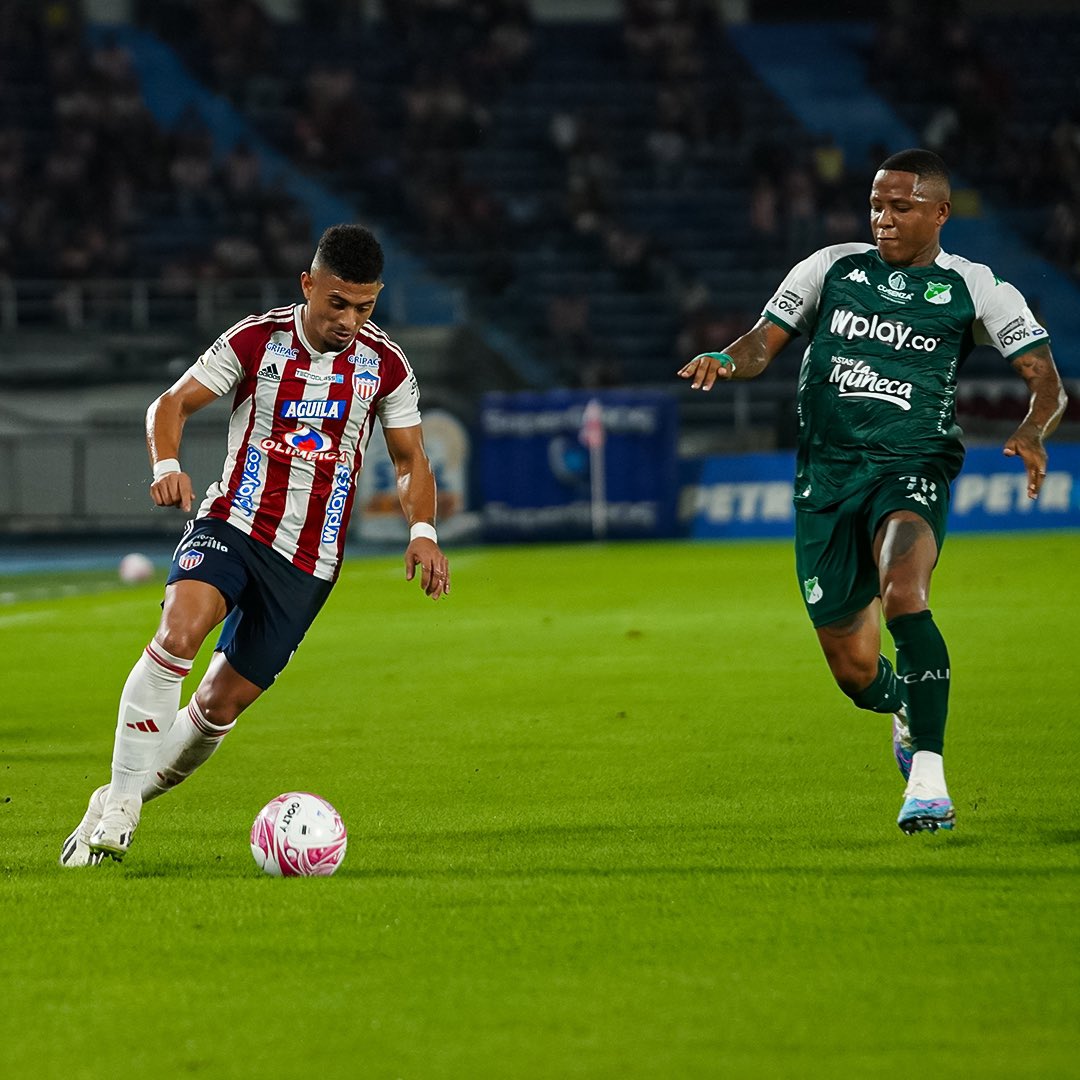 ¿Te gusta el trabajo de Edwin Herrera en Junior ? 

🔁Si 
No ❤️

#CamerinoDeportes