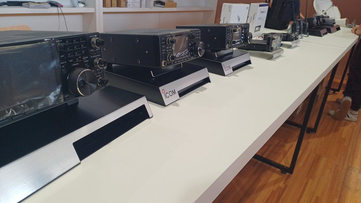 CT1HSN's tweet photo. Feira de rádio da ARAM 2023 @ Viana do Castelo https://t.co/EaizChodSw
