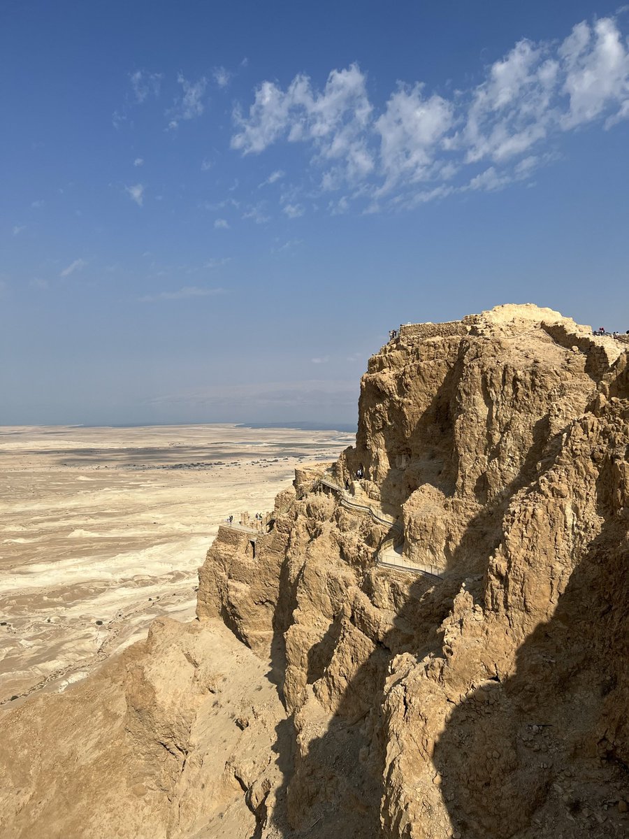So wie die Festung Massada für die Widerstandskraft des jüdischen Volkes steht, wird Israels Sicherheit Teil unserer Staatsräson bleiben. Mögen die Barbaren ihrer gerechten Strafe zugeführt werden. Und die Menschlichkeit siegen. #StandWithIsrael