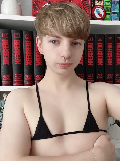 if i had booba what size do you think they&rsquo;d be? 🍡 https://t.co/fYDGWkSpzu