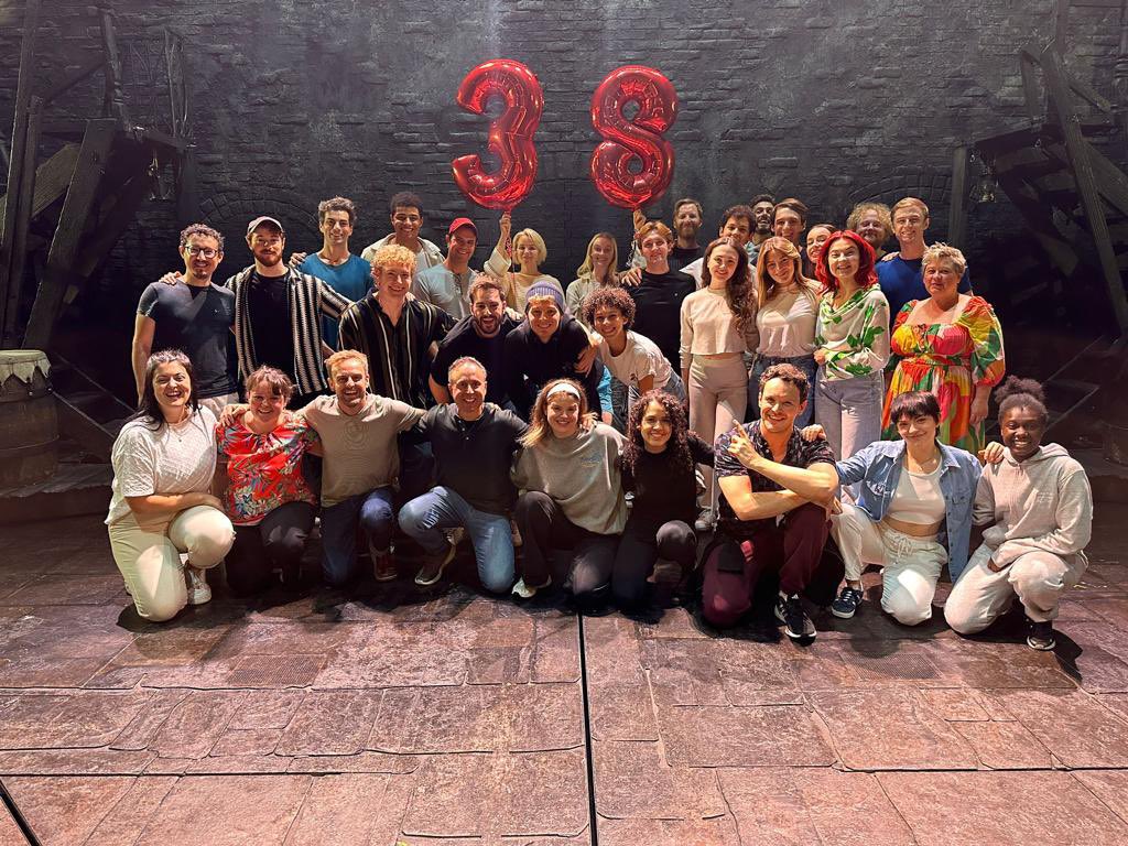lesmisofficial's tweet photo. Happy 3️⃣8️⃣ Birthday! 🎈 #LesMiz https://t.co/JFm10yt2Rk
