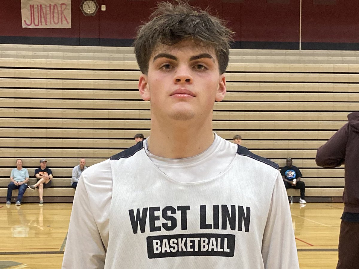 Sometimes the game just seems to come easy for <a href="/SnookJalen/">Jalen Snook</a>. That’s how it looked on Saturday morning at <a href="/HoopSource1/">HoopSource Grassroots</a> fall league as the junior guard was effortlessly canning jumpers from all over as West Linn win their first game of the day.