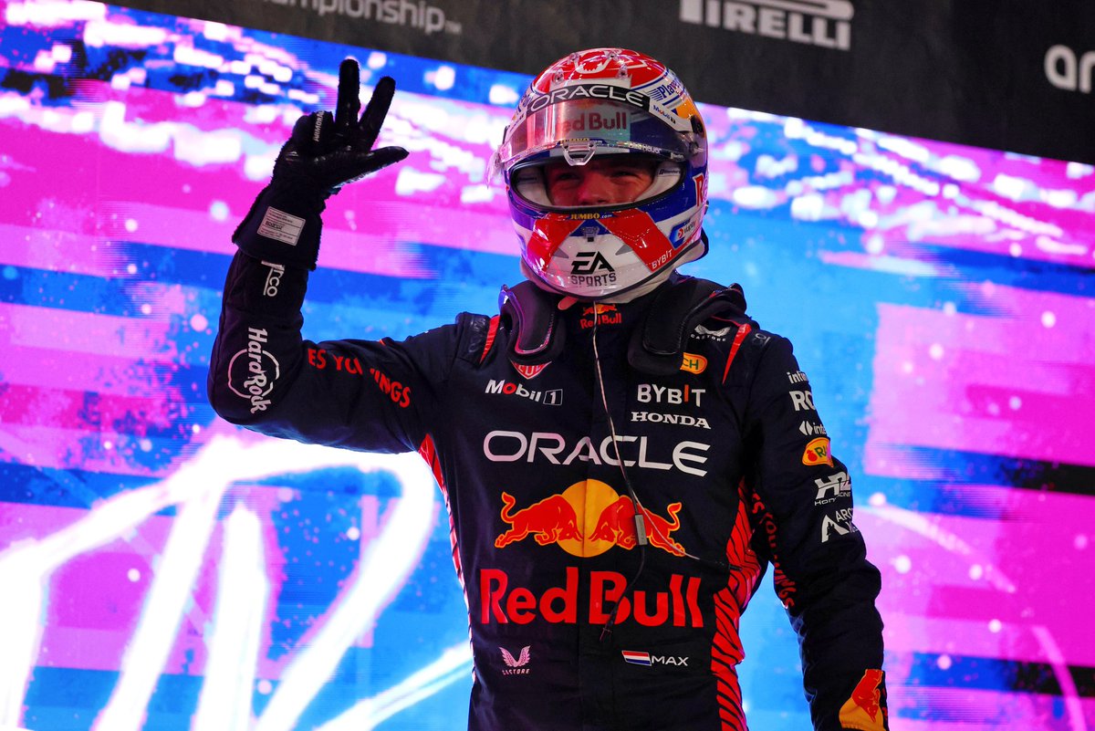 elmejordelresto's tweet image. Ayrton Senna, Niki Lauda, Nelson Piquet, Jack Brabham, Sir Jackie Stewart y ahora Max Verstappen.
Bienvenido al club de los tricampeones del mundo ⭐⭐⭐
#F1 #QatarGP #Verstappen
