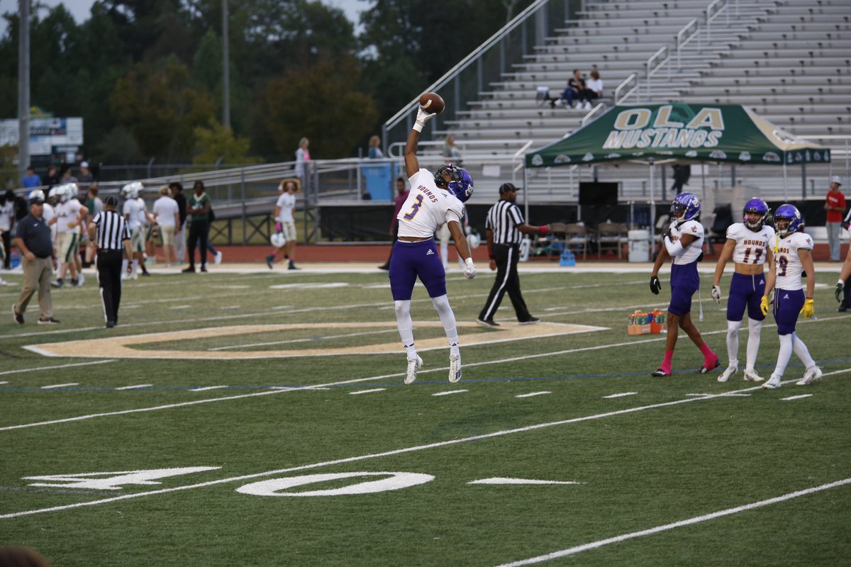 Ty1erstewart's tweet photo. Great win last night 😎!! 11 catches, 176 receiving yards with 4 receiving TDs last night!! 7 games into the season, and here are my stats! AGTG🙏🏽! @jakechastain_10 @ZionRagins @DevinEdmonds2 @Jaiv0n @coachchastain @GreyhoundFball @chad_alligood @RecruitGeorgia @RecruitJCFball https://t.co/vYMiti4hke