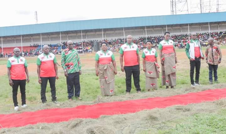 cnddfddKirundo's tweet photo. Mugihe kuri uyu wa gatandatu igenekerezo rya 7/10/2023, ariho haramutse haba ikoraniro ry'umugambwe @CnddFdd kugira ngo hashirweho indongozi z'intara nshasha, turakeje abizewe ngo barongore abagumyabanga bo mu ntara ya #Butanyerera. Imana ibahe ubwenge n'ubwitonzi #Tsinda2025 https://t.co/gvE4jga2NF