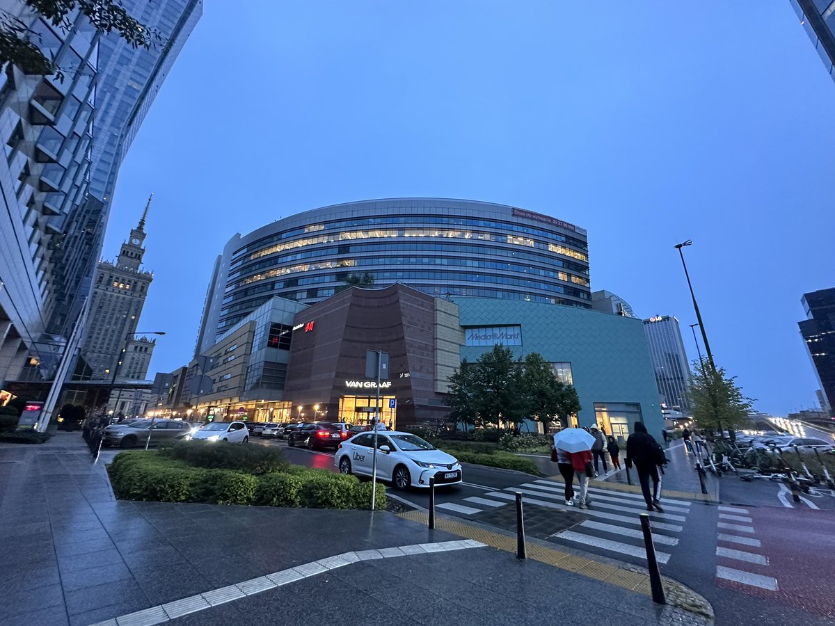 BridgetLee4's tweet photo. 今天下雨了。 https://t.co/vnD1dPVBoc