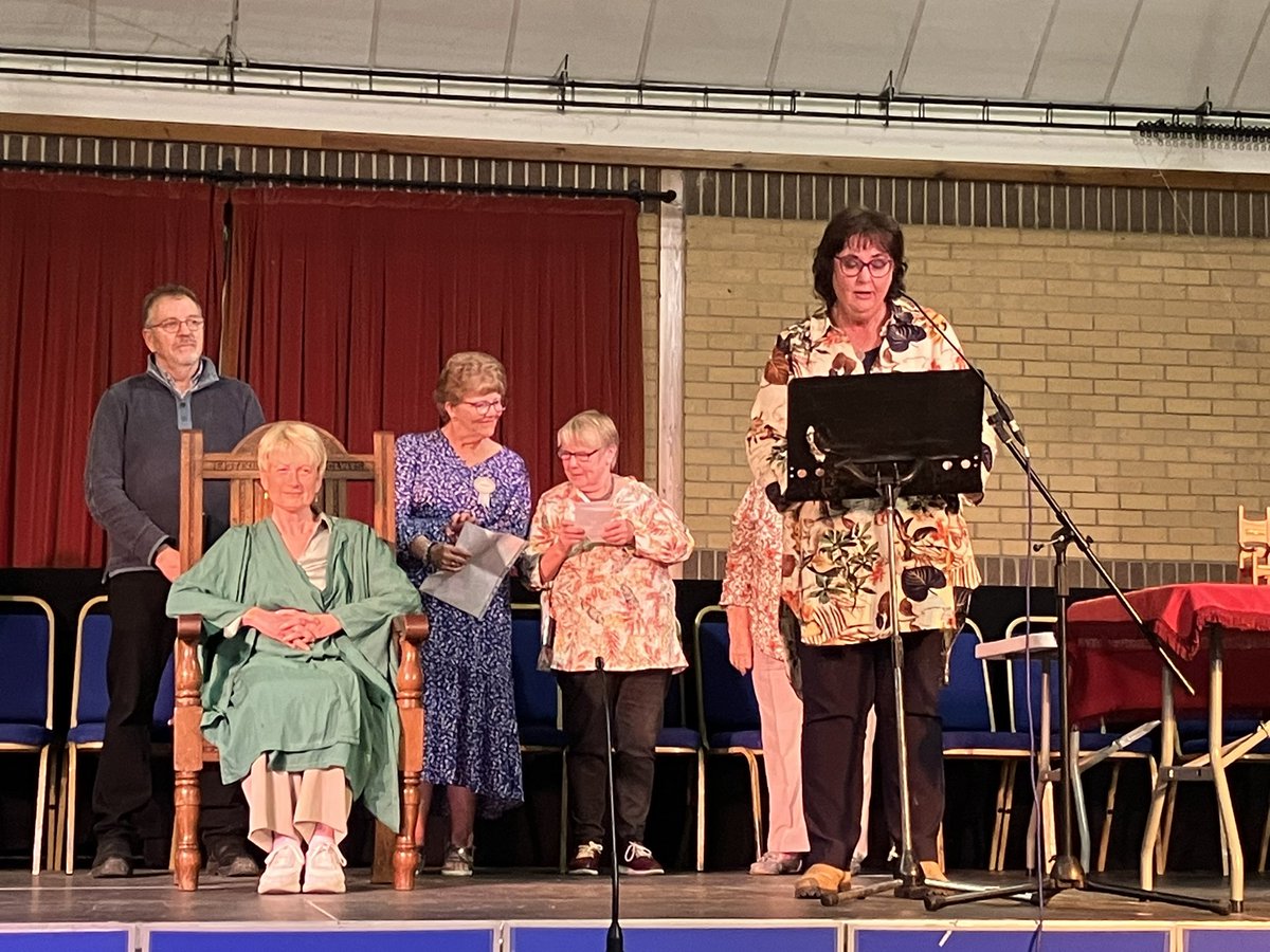 Rhiannon Lewis tweet media