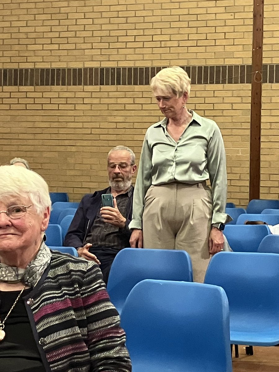 Rhiannon Lewis tweet media