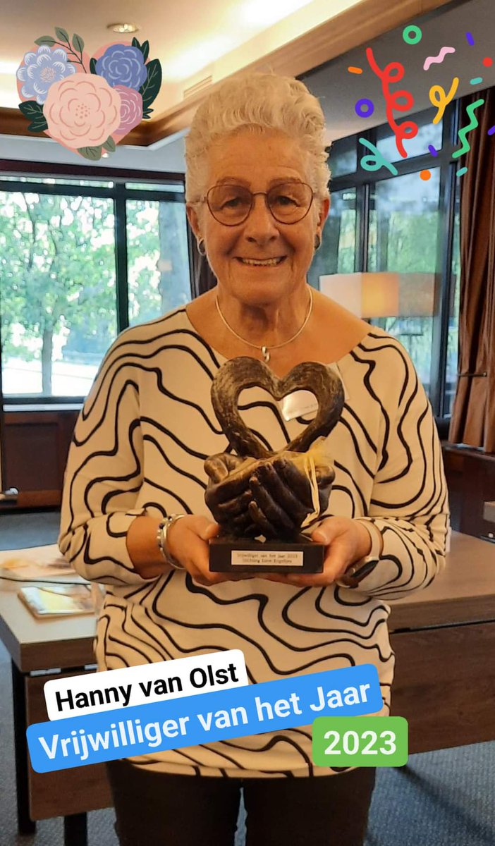 LieveEngeltjes's tweet photo. Vanmiddag is Hanny van Olst uitgeroepen tot "Vrijwilliger van het Jaar". Zij kreeg een prachtige trofee 🫶 uit handen van ons bestuur. Lieve Hanny, dank je voor je tomeloze inzet al weer vele, vele jaren 🙏😘 https://t.co/nFl794VAKU