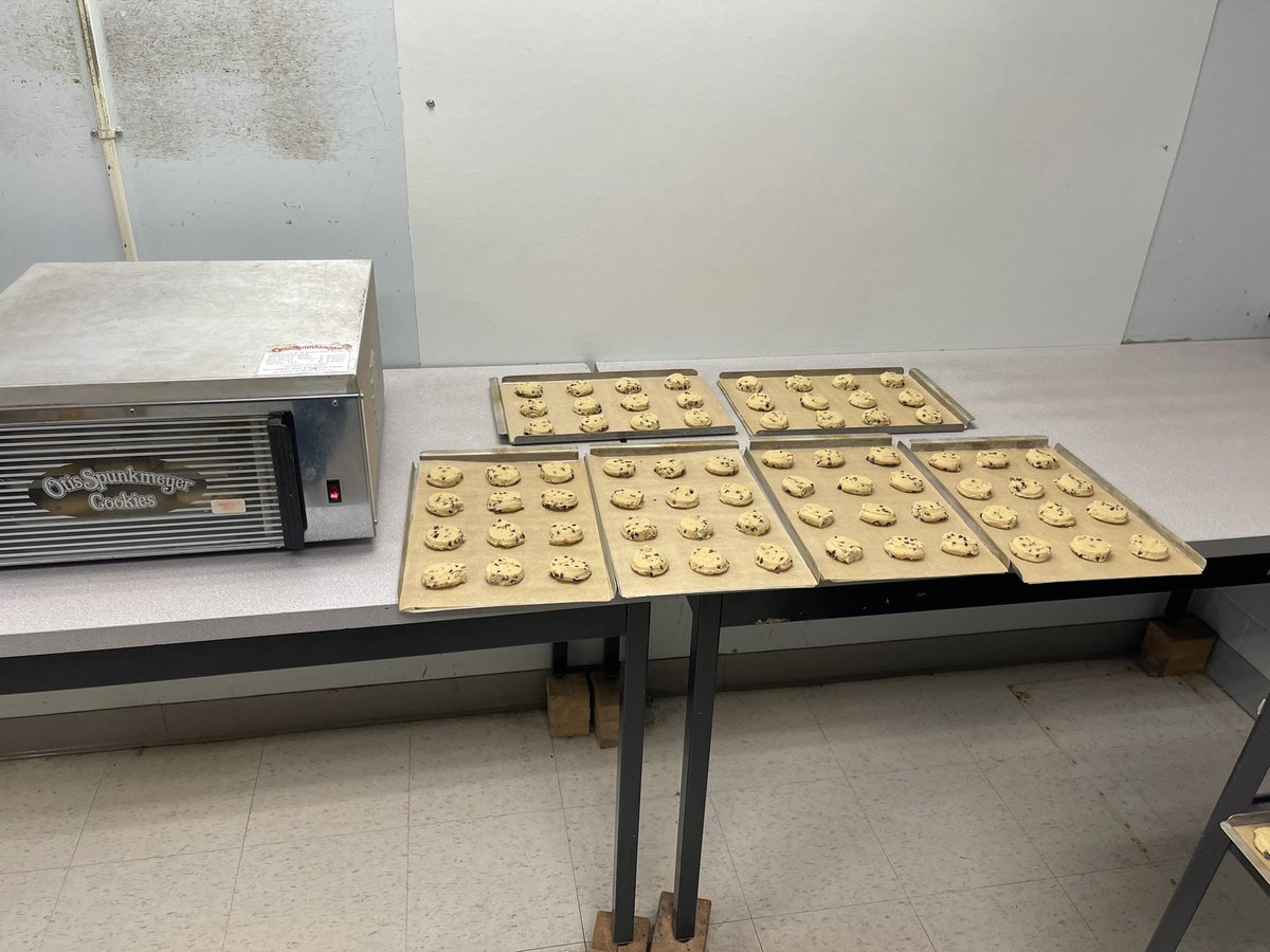 Huge shoutout to our FHN DECA, FBLA &amp; NHS members for helping with the alumni event this morning.   It was unbelievable to see so many former students and staff.   DECA cookies were a must for everyone!   We sold 675 bags!   Thanks to everyone for supporting our community!!!