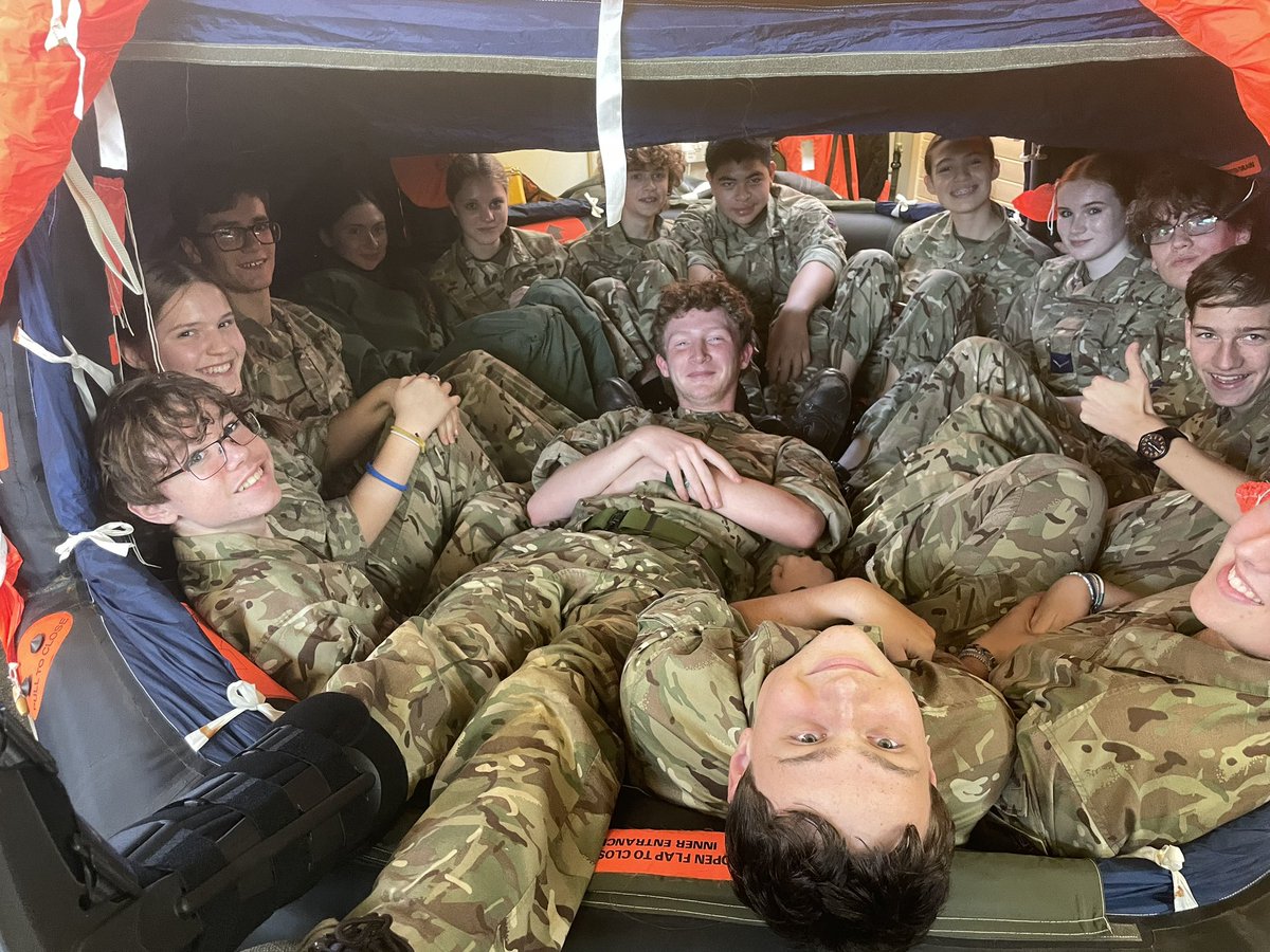 KHSCCF's tweet photo. Our @kinghamhillsch senior @aircadets enjoyed a visit to @RAF_Odiham on Tuesday, hearing about the #ChinookForce, survival equipment and the small arms bay. Thanks to all involved in the day for providing the cadets with such a hands on experience. @CCFcadets @SWRegionRAFAC https://t.co/dXHsRDGonI