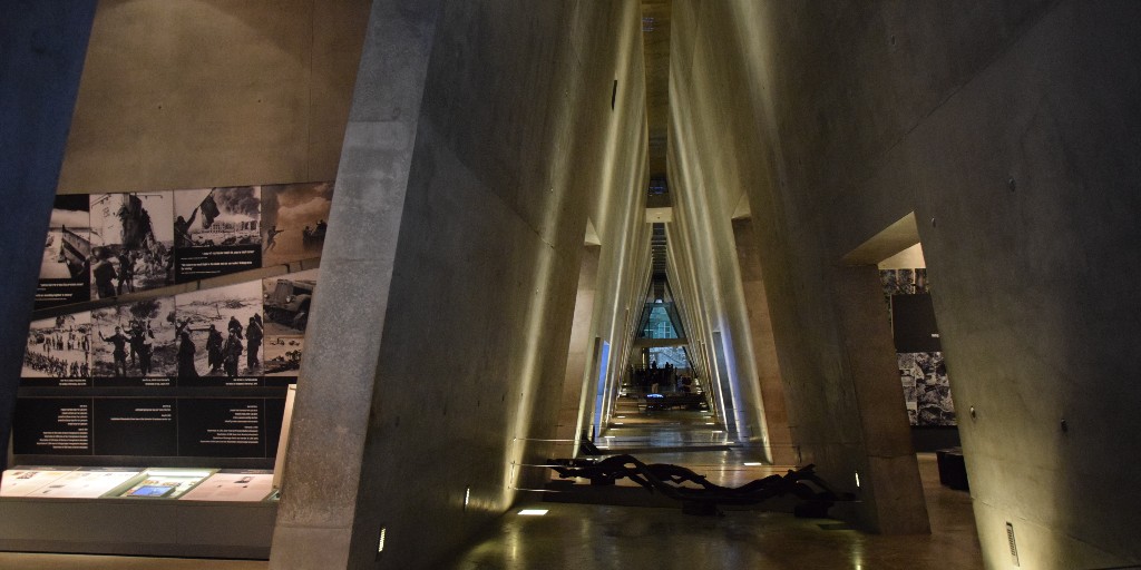 Due to the security situation, Yad Vashem will be closed on Sunday, 08.10.2023.