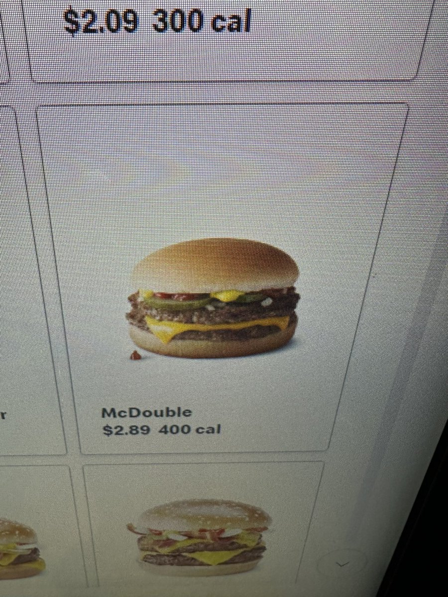 LimeBottle_'s tweet photo. McDouble is up to 2.89. It was 1.39 in 2015 when I graduated high school. 108 percent increase. How can you even justify that 💀 @McDonalds https://t.co/5D76O6KJzZ