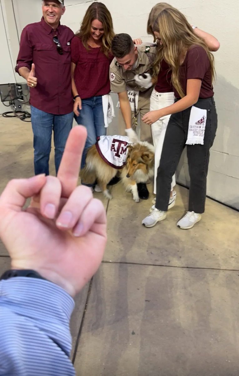 Hey @AggieFootball @GregAbbott_TX @peta @JoeBiden @ASPCApro @taylorswift13 @tkelce 

This is what I think about your midnight yell and all your male cheerleaders.