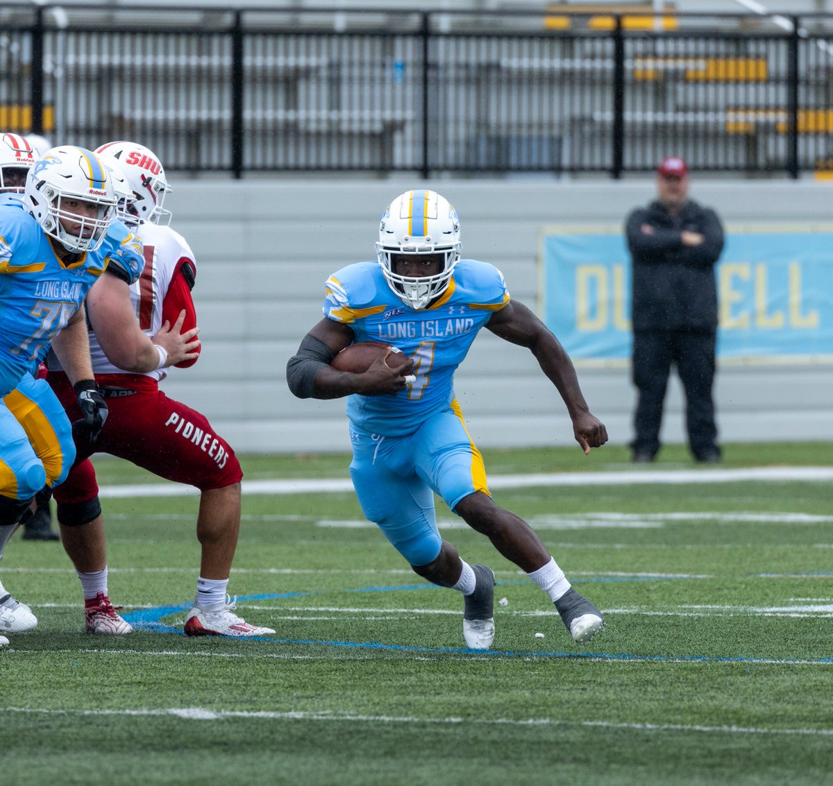 LIUSharksFB's tweet photo. Homecoming win ✅ https://t.co/nKKS5CA8R1