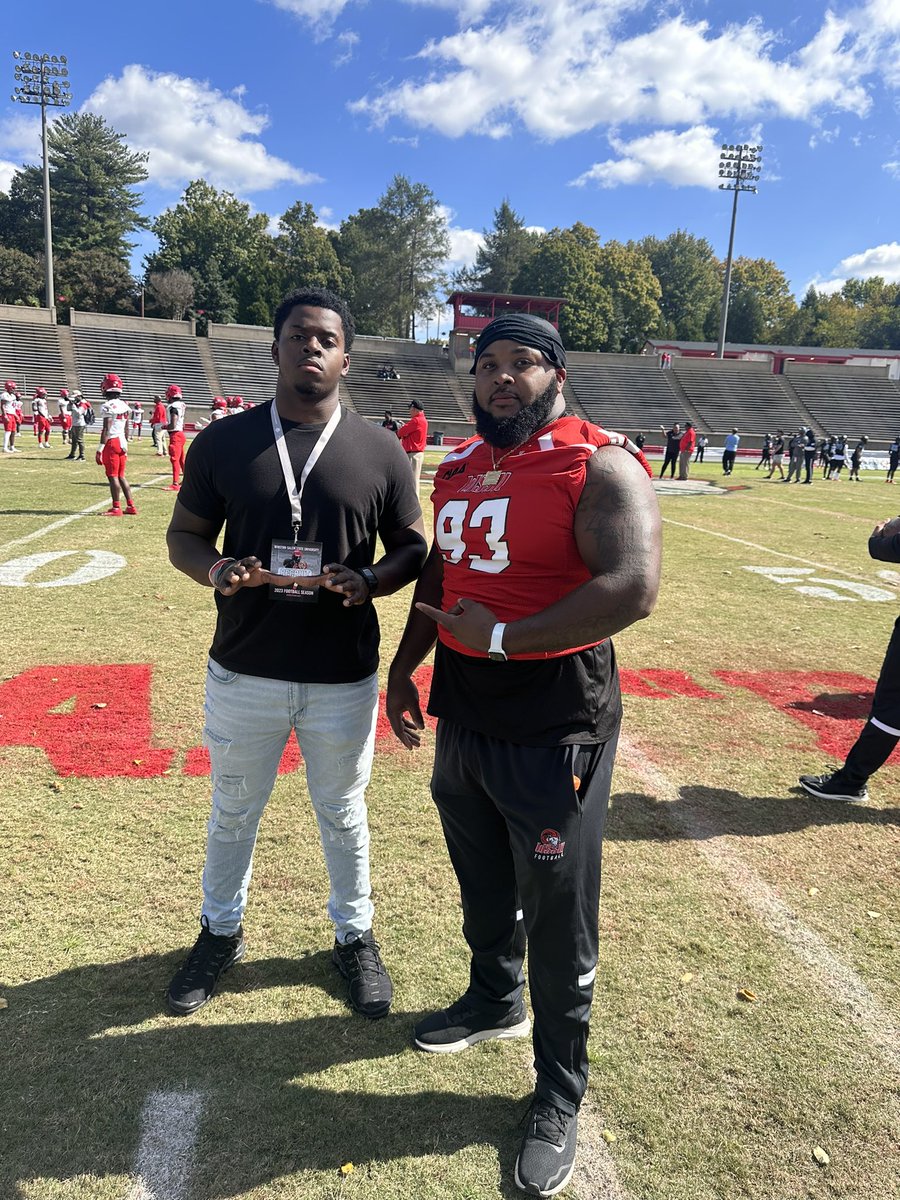 Had a great experience today <a href="/WSSURamFootball/">WSSU Rams Football</a> thanks to <a href="/HarrelsonEarl/">Coach Earl Harrelson</a> <a href="/CoachHolmes_OL/">Chris Holmes</a> for the invite!
<a href="/CoachHunt93/">Ryan Hunt</a> <a href="/Coach_CJohnson8/">Cory Johnson</a> @coachdion910 <a href="/DarkHorseFball/">Clinton DarkHorses</a> <a href="/OctavisMclaurin/">Octavis Mclaurin</a>