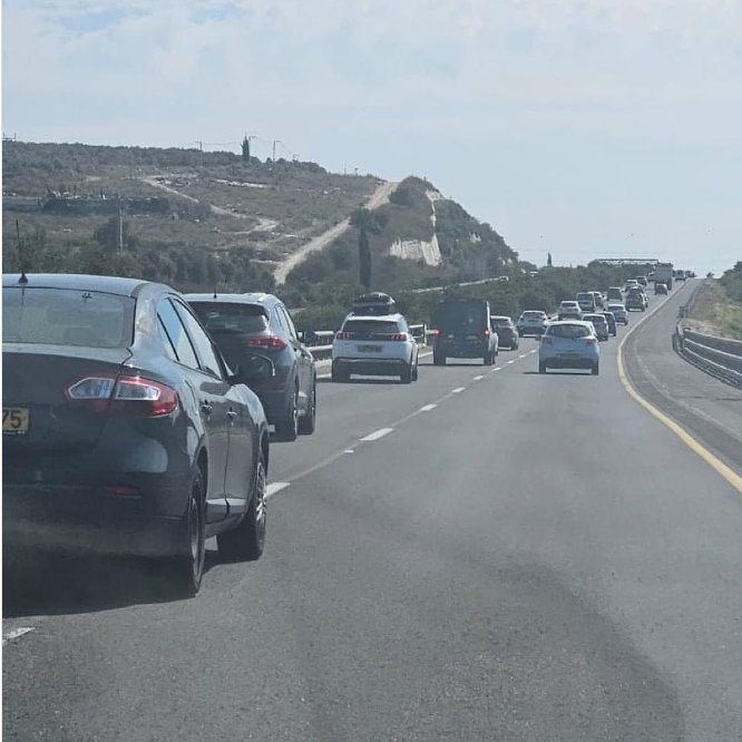ACOM_es's tweet photo. No huyen de Israel; son reservistas camino de su puesto en el ejército para hacer frente al terror.
¡A D E L A N T E! https://t.co/O4QZp8IokQ