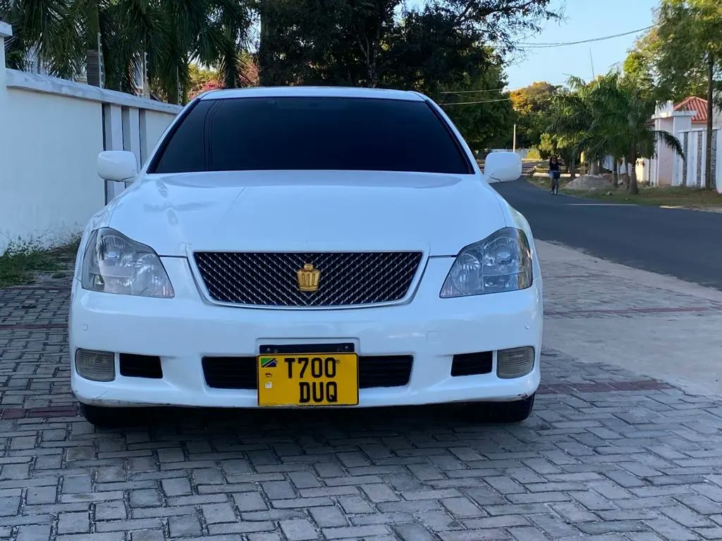 ArikasBroker's tweet image. *CROWN  ATHLETE 👑 #DUQ*

   Engine 4GR
   CC    2490
   Year 2005
_winkle mirror
_leather seat

*Price Tsh 12.8 Million*

☎️0718000160
☎️0623318365

*KAMA UNAUZA GARI YAKO NITUMIE*