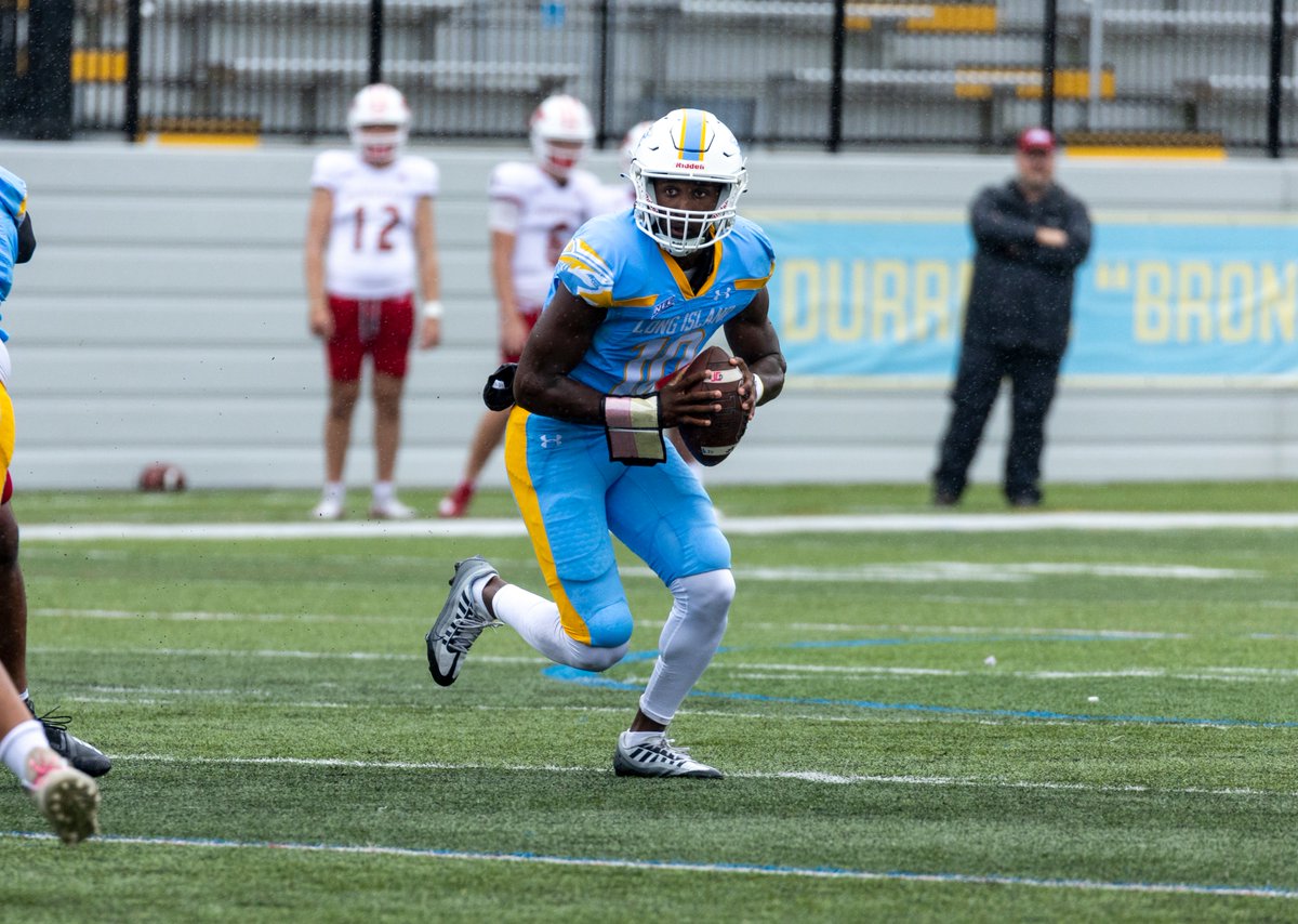 LIUSharksFB's tweet photo. Homecoming win ✅ https://t.co/nKKS5CA8R1