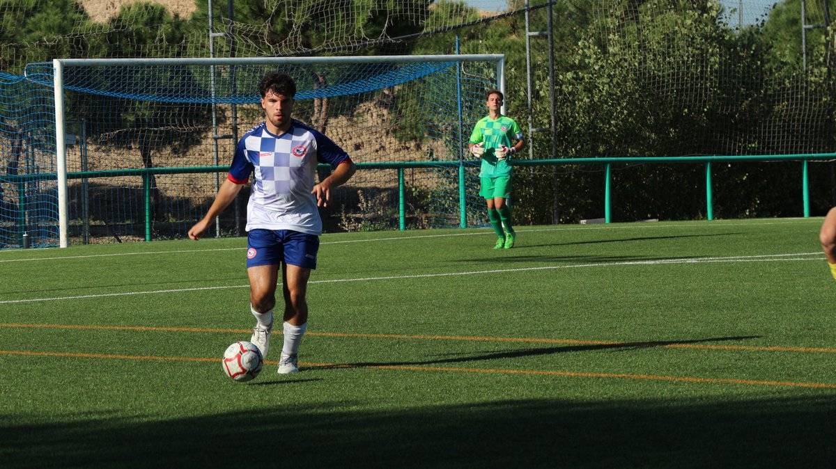 cdsanroqueeff's tweet photo. Juvenil A |
Tablas en el derbi, que estuvo marcado por el golpe recibido por Manu Martínez, al que le deseamos una pronta recuperación.
#VamosSanRoque💙🤍 https://t.co/sH0QgqfcQ7