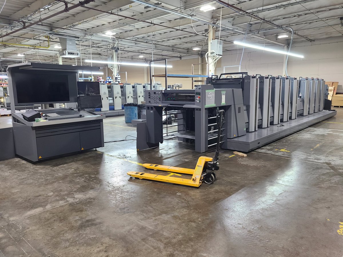 SportsGuyer2007's tweet image. Our brand new 9 color rmgt printing press! #rmgt #print #press #ryobi #mitsubishi #mailshark