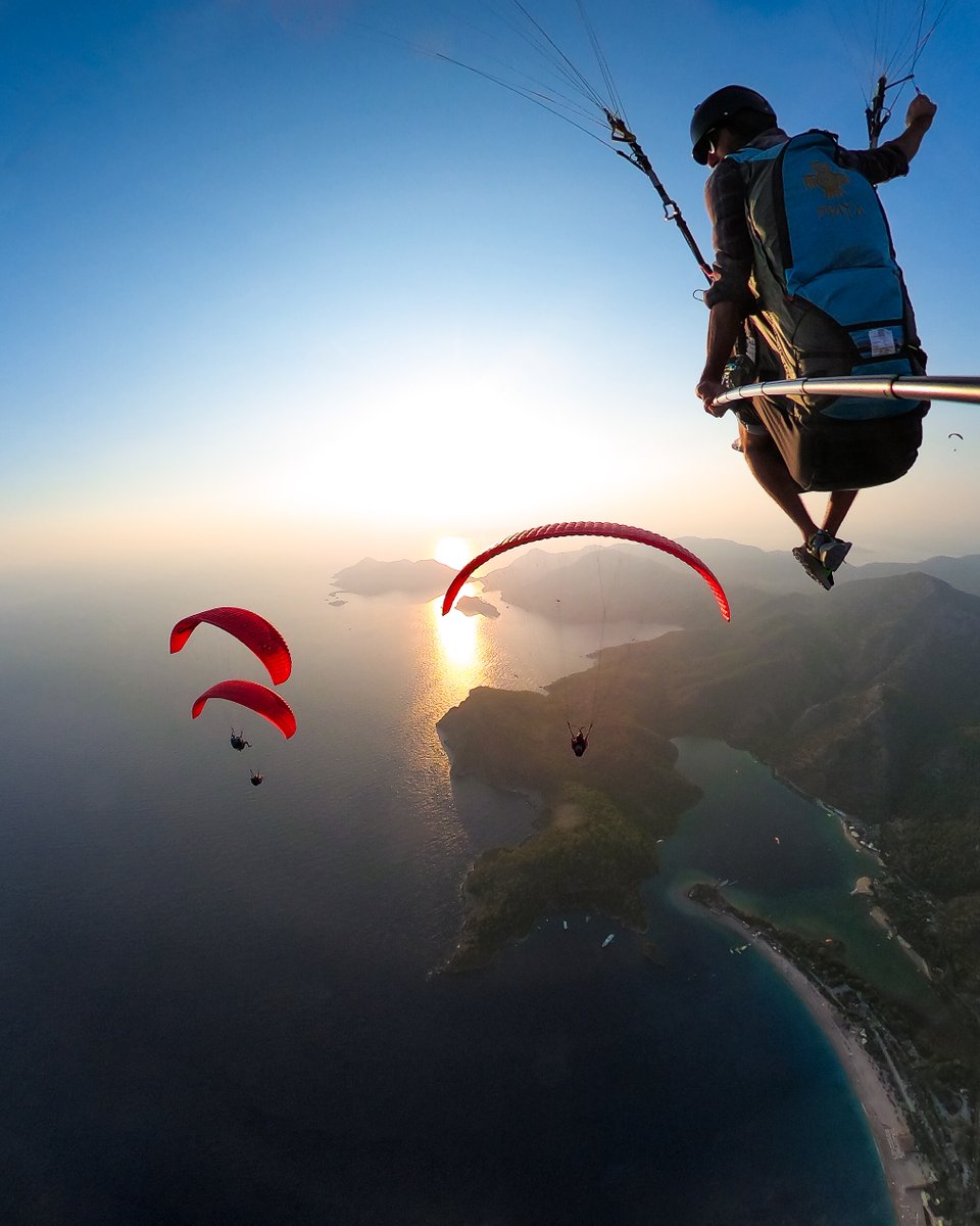 Photo of the Day: Sunsets are better shared 🪂 Snapped on #GoProMAX by Burak Tuzer.

#ProTip: All Photo of the Day features come with a $250 GoPro Award. GoPro Subscribers also earn double the dollars. Enjoy the cash, Burak.

#GoPro #GoProAwards #GoProSelfie #Sunset #Paragliding