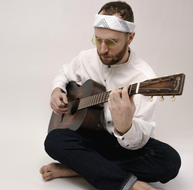 Much Love to Lonely Oak Radio! Saturday Oct 7  at 7:55 AM (Pacific Time), and  7:55 PM, Lonely Oak Radio plays 'Mistakes' by Dan Searl @dansearl on the Indie shuffle Classics show, <a href="/LonelyOakRadio/">Lonely Oak radio</a>