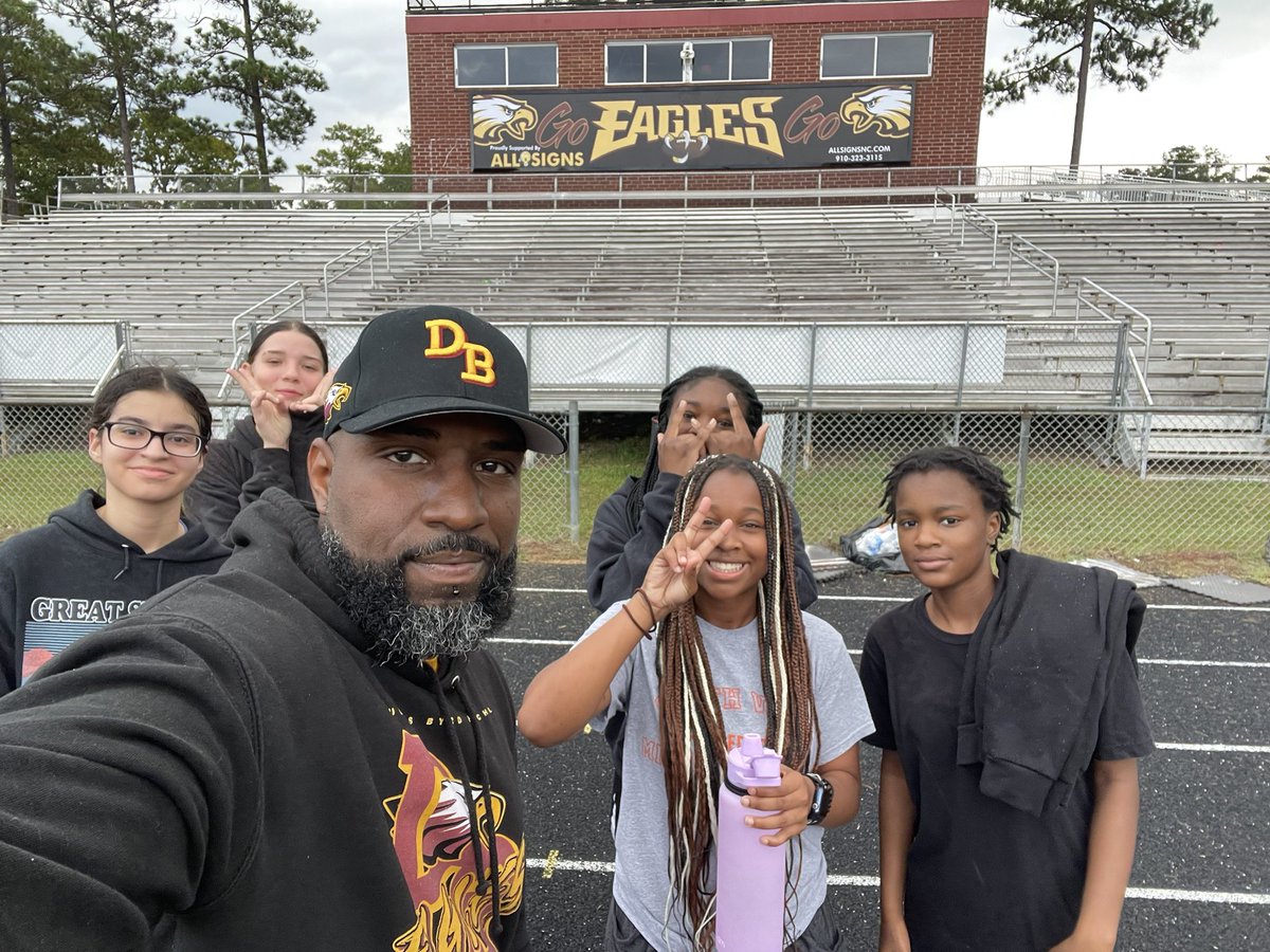 CoachDMurphy151's tweet photo. Cardio - 1 Miler w/ Coach
@LadyBballDBHS WORKOUTS
#eaglenation #wbb #LadyEagles #DBHS #Fayetteville #Workout #wbb #EagleNation #basketball #IBelieve #RestorationSeason #ballislifeπ #fallworkouts #womensbasketball #ProtectTheNest https://t.co/Um43OtmJsq