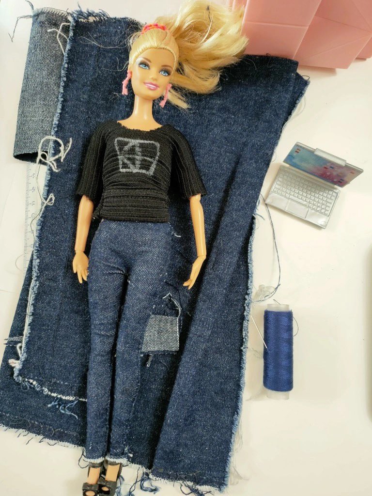 Did you think Mainframer Barbie was going to miss out on #HugYourMainframeDay? Absolutely not! Here she is, wearing a custom #IBMz16 tee crafted by Chiara Baldan, showing us how it is done.