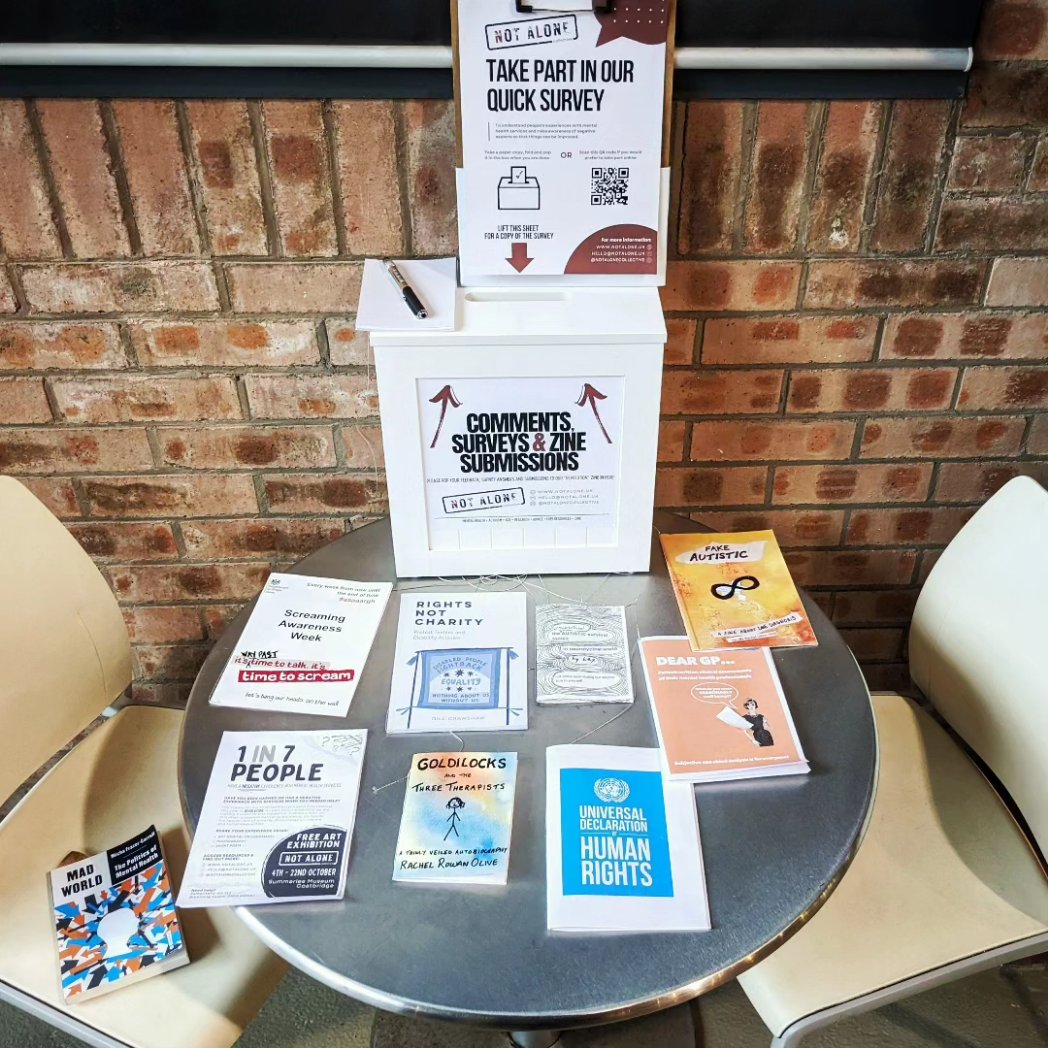 Not_Alone_Co's tweet image. Thank you to @rrowanolive, @aiws6 and Common Threads Press for letting us display their valuable zines 💕

We hope @Dear_GP don&apos;t mind we included theirs too!

Also shown is our fantastic current read: Mad World - The Politics of Mental Health by @micha_frazer