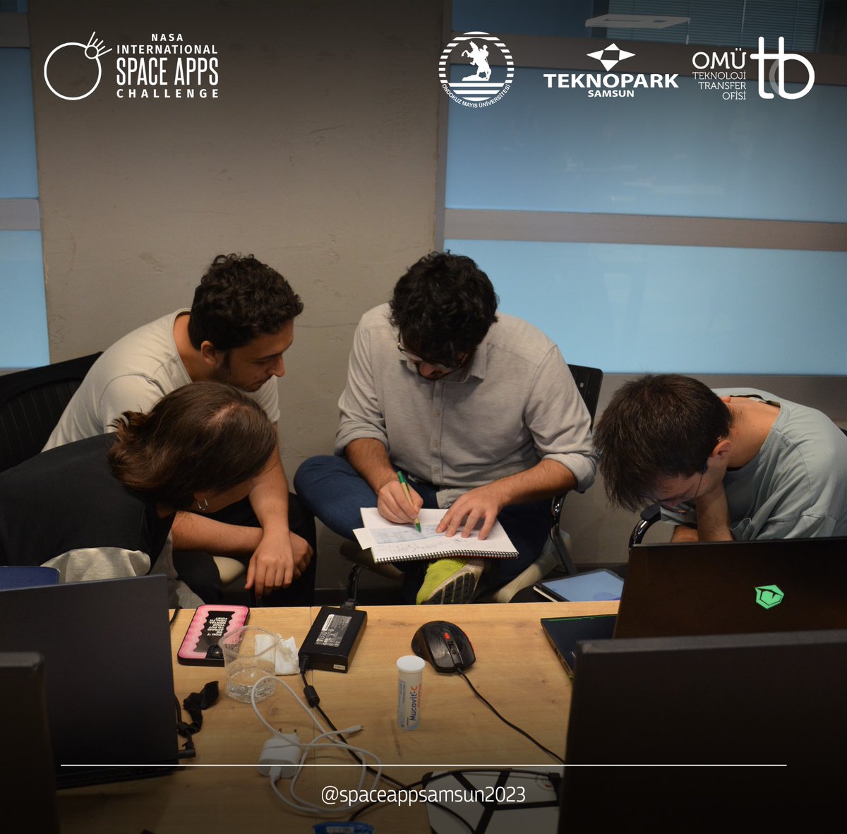 spaceappssamsun's tweet photo. Yarışmacılarımız çalışmalarına son hız devam ediyor⚡ https://t.co/1bSHALN7ZU