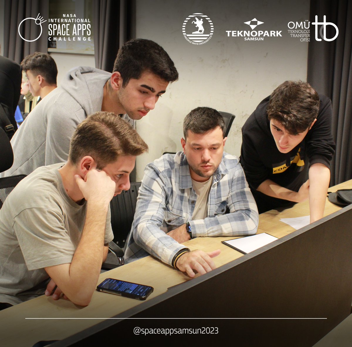 spaceappssamsun's tweet photo. Yarışmacılarımız çalışmalarına son hız devam ediyor⚡ https://t.co/1bSHALN7ZU