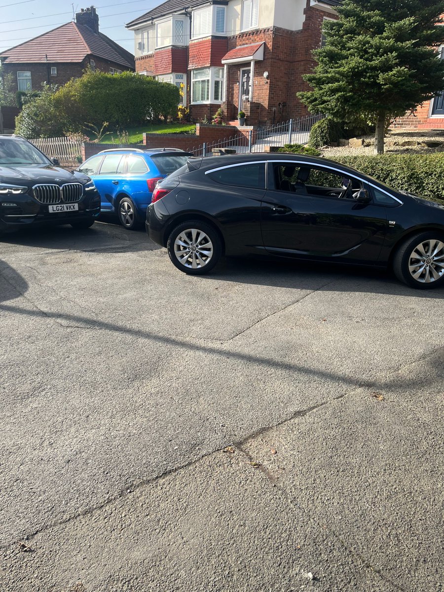 gmptraffic's tweet photo. This Vauxhall Astra made off on seeing our unmarked RPU patrol . The vehicle was abandoned around the corner in Prestwich as well as this little  French bulldog.
If this dog is yours, please get in touch - enquiries are ongoing to identify driver. https://t.co/LN4dExMTm1