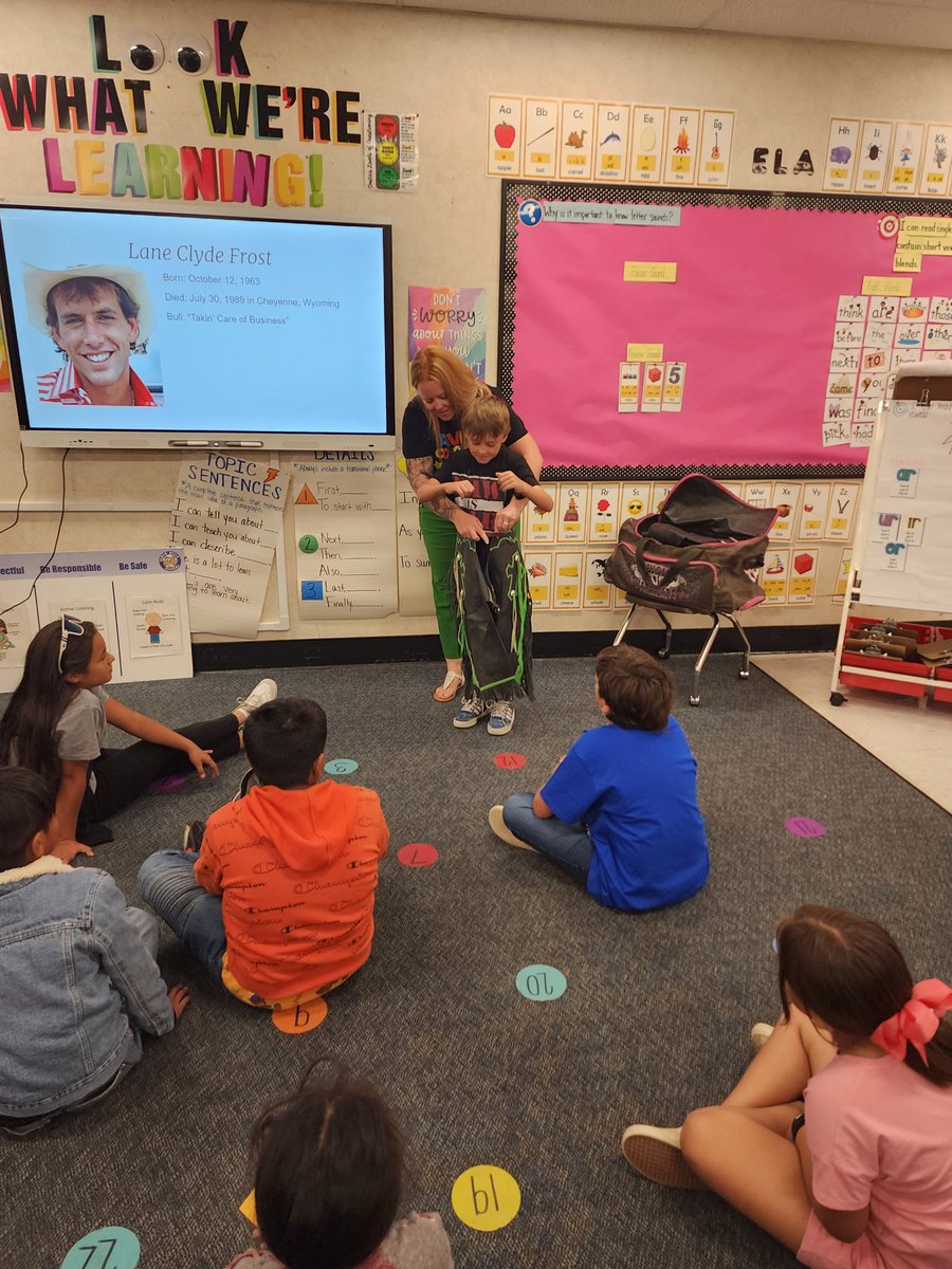 AVIDCoyotes's tweet photo. Inspiration Station is back up and running! We love our elective course offerings this session! #Pinonhillslovesyourface https://t.co/PSkjxS0Hib