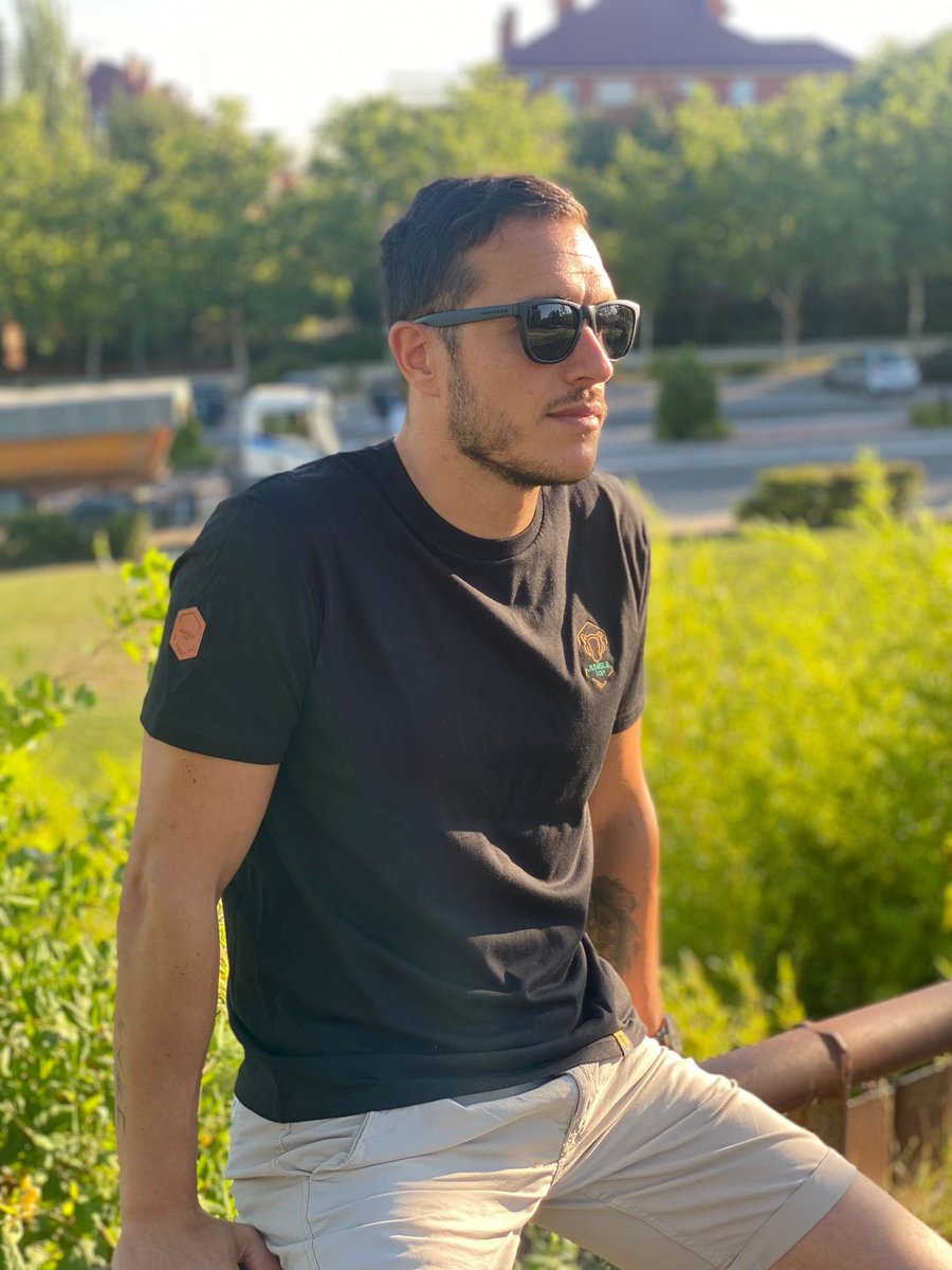 Ya está bien de que la gente nos mire raro cuando hablamos de #BTC 

Ya está bien de sentirnos observados cuando vestimos nuestras prendas favoritas con temática #Cripto 

@JungleTopBrand ha llegado #TutellusDay23 

Bienvenidos a la revolución de la moda

Welcome to the jungle🌿