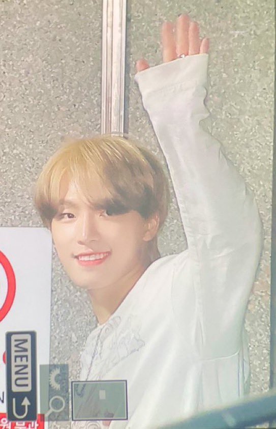 세븐틴 스트리트에 슈아 도겸 버논 디노 왔대!!!