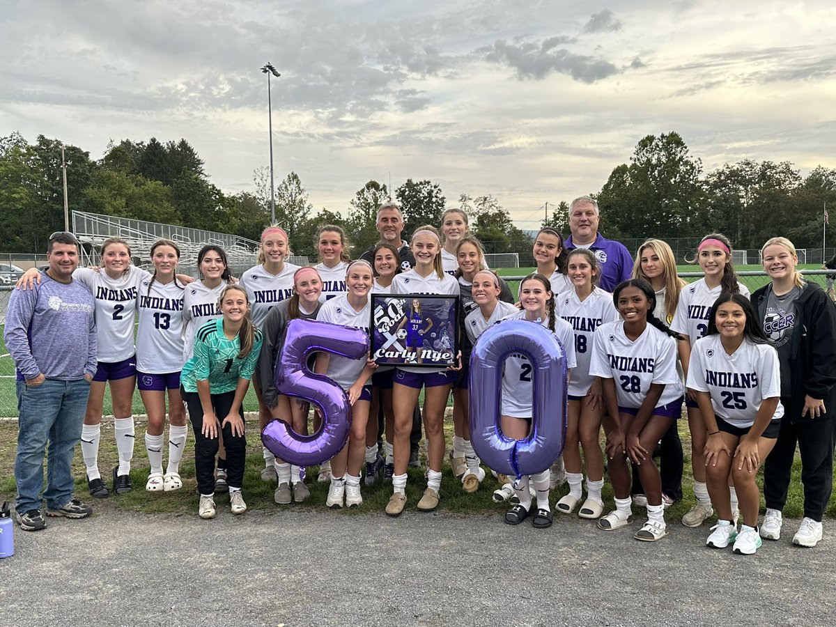 DrJill73's tweet photo. So proud of our girl @carlynyeee!! 5️⃣0️⃣Goals!!! https://t.co/CT018ZIoXt