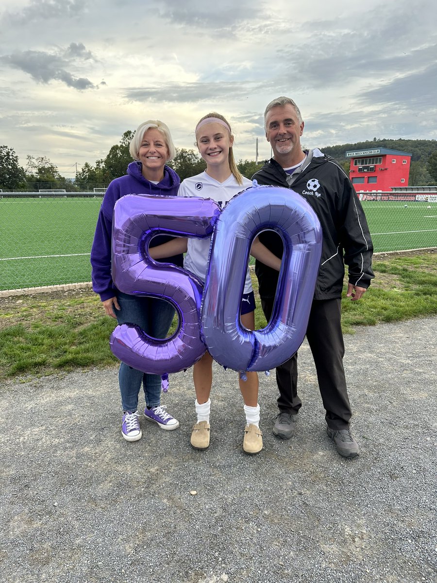 DrJill73's tweet photo. So proud of our girl @carlynyeee!! 5️⃣0️⃣Goals!!! https://t.co/CT018ZIoXt