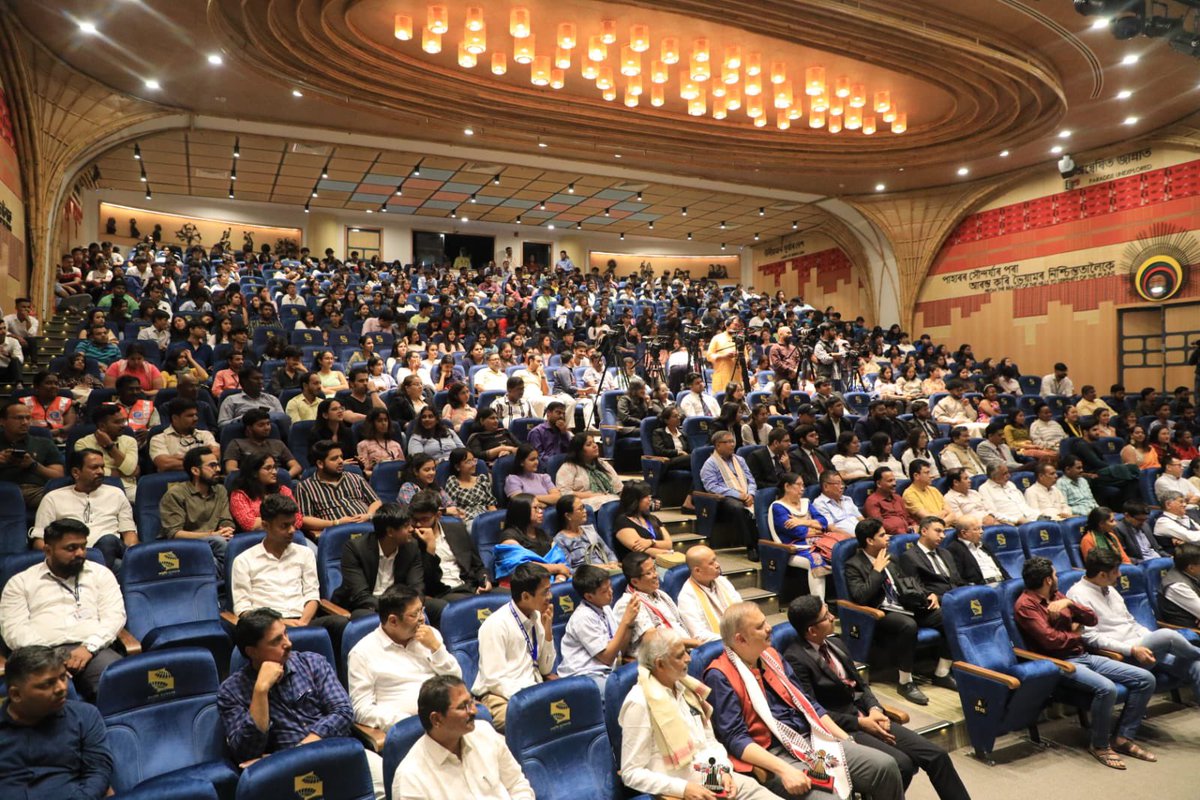 dpradhanbjp's tweet photo. Pleased to inaugurate the Symbiosis Ishanya Bhawan in Pune. Symbiosis Ishanya Bhawan is a symbol of culture, pride and ‘Ek Bharat Shrestha Bharat’. 

I am confident this vibrant facility will inspire, enlighten and enrich students, particularly from the north-eastern states. Every moment is a moment of learning. A symbiosis of emotions, humanity, sensitivity and responsibility is the way forward. Encourage the Symbiosis family to focus studies on developing greater understanding of our Indian civilisation. I am confident students of Symbiosis will transform into global citizens and contribute in making India a developed nation by 2047.