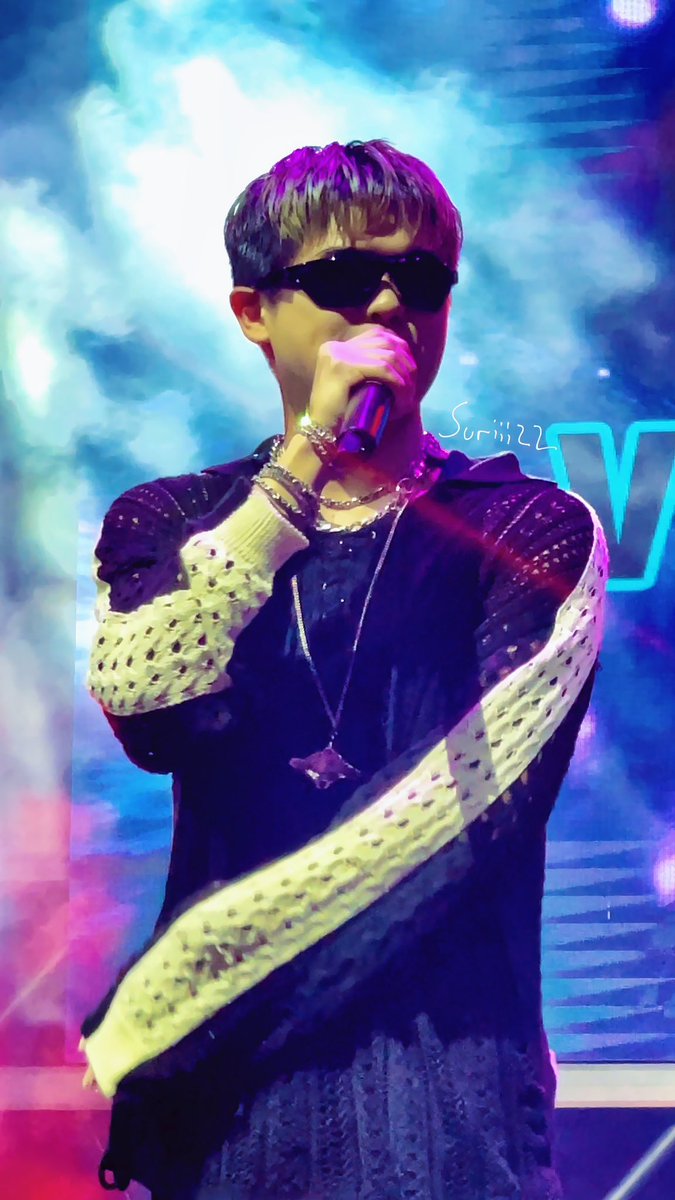 Suriii222's tweet photo. 231007 Hi-wellness music festival

오랜만이야야야~~☺️

#빈첸 #VINXEN #이병재 https://t.co/rcL9nzU6ja
