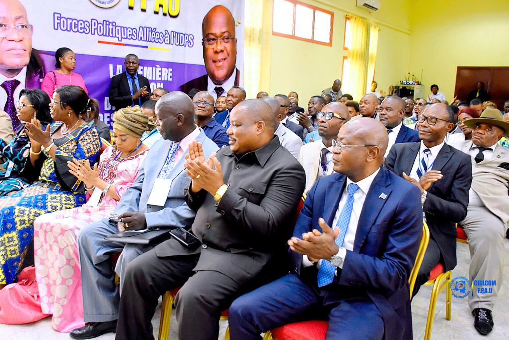 MkAminata's tweet photo. Notre objectif est de donner un deuxième mandat à son Excellence Mr Félix tshisekedi et la victoire  de nos candidats avec une majorité écrasante. 
Soyons du bon côté de l'histoire ! 3/3
#FPAU #UDPS #FatshiBéton #RDC #Elections2023 https://t.co/uoiuMsgDTL