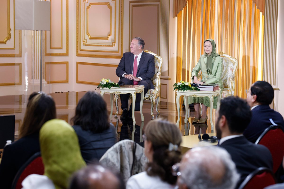 Maryam_Rajavi_P's tweet photo. رژیم، برای مقابله با پیشرفت‌های مقاومت، حملاتش به مجاهدین را تشدید کرده است. در داخل #ایران با سرکوب و در پهنه بین‌المللی با شیطان‌سازی مقاومت و درخواست از دولت‌ها برای محدود‌سازی آن تلاش می کند خود را سرپا نگهدارد. موضوع اصلی وحشت رژیم از یک جنبش سراسری است که برای تغییر اساسی در ایران آماده شده است.