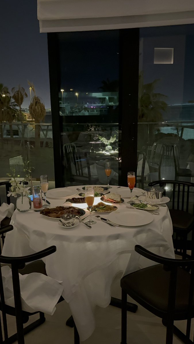 مستر شاو MR CHOW 
جديد مطاعم المركز المالي 
المطعم معروف في لندن - لاس فيغاس - نيويورك - الرياض 
وللحجز 920012658