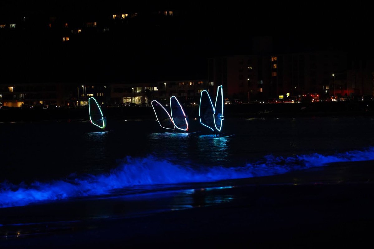 pupiritto1's tweet image. 青い波🌊がステキでした♪

#NIGHTWAVE