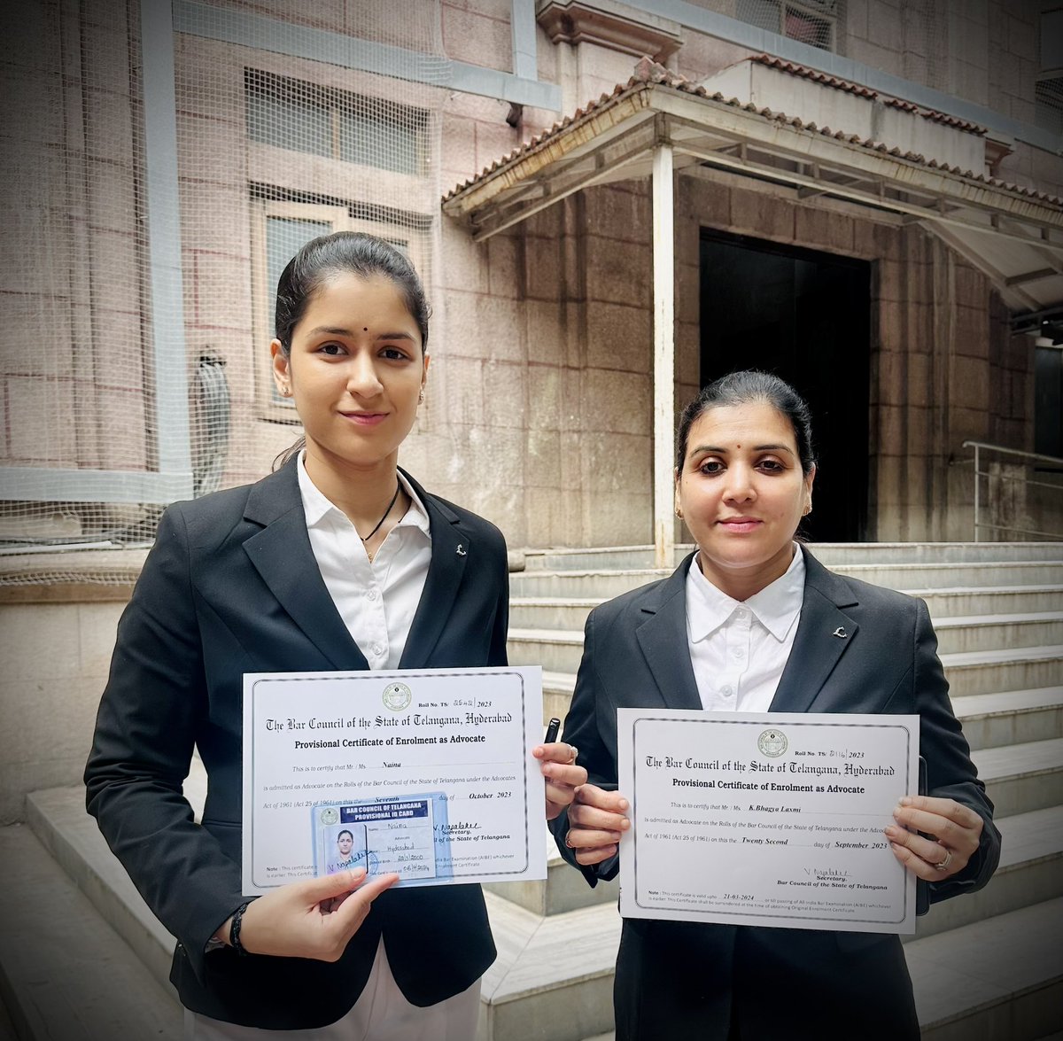iamnainajaiswal's tweet photo. Memorable Day for us🤗
Me and my mother Bhagya Laxmi Jaiswal joined LLB together,became classmates and finally today took oath as an advocate together.
#Advocate #Law #Justice #MomDaughterGoals #MomDaughterLove #WomenPower #IndianLaw #happiness #Hyderabad #HighCourt #Telangana https://t.co/v8O1i9qhPx